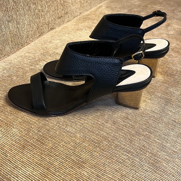 Nickolas Kirkwood black sandals with gold heel - Picture 2 of 8